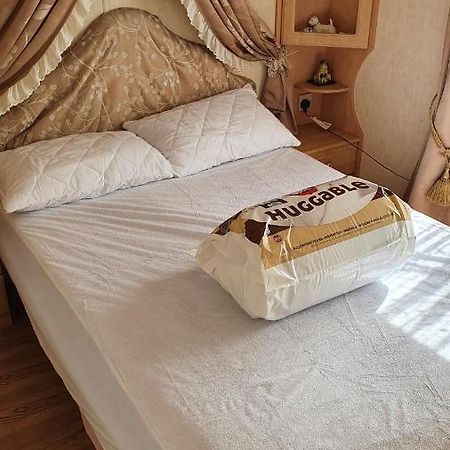King'S Caravan Park, Caravan To Sleep 6 People Чапел-Сент-Леонардс Экстерьер фото