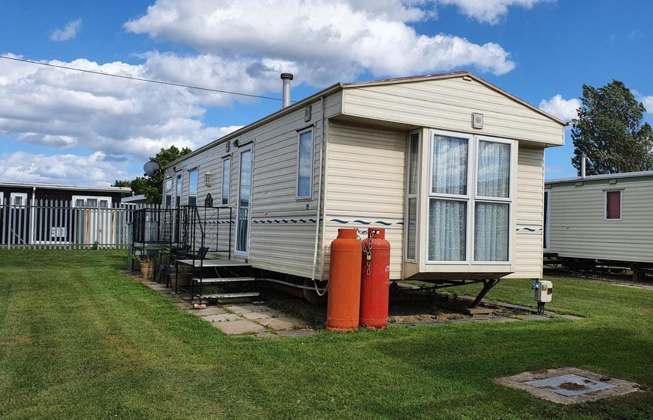King'S Caravan Park, Caravan To Sleep 6 People Чапел-Сент-Леонардс Экстерьер фото